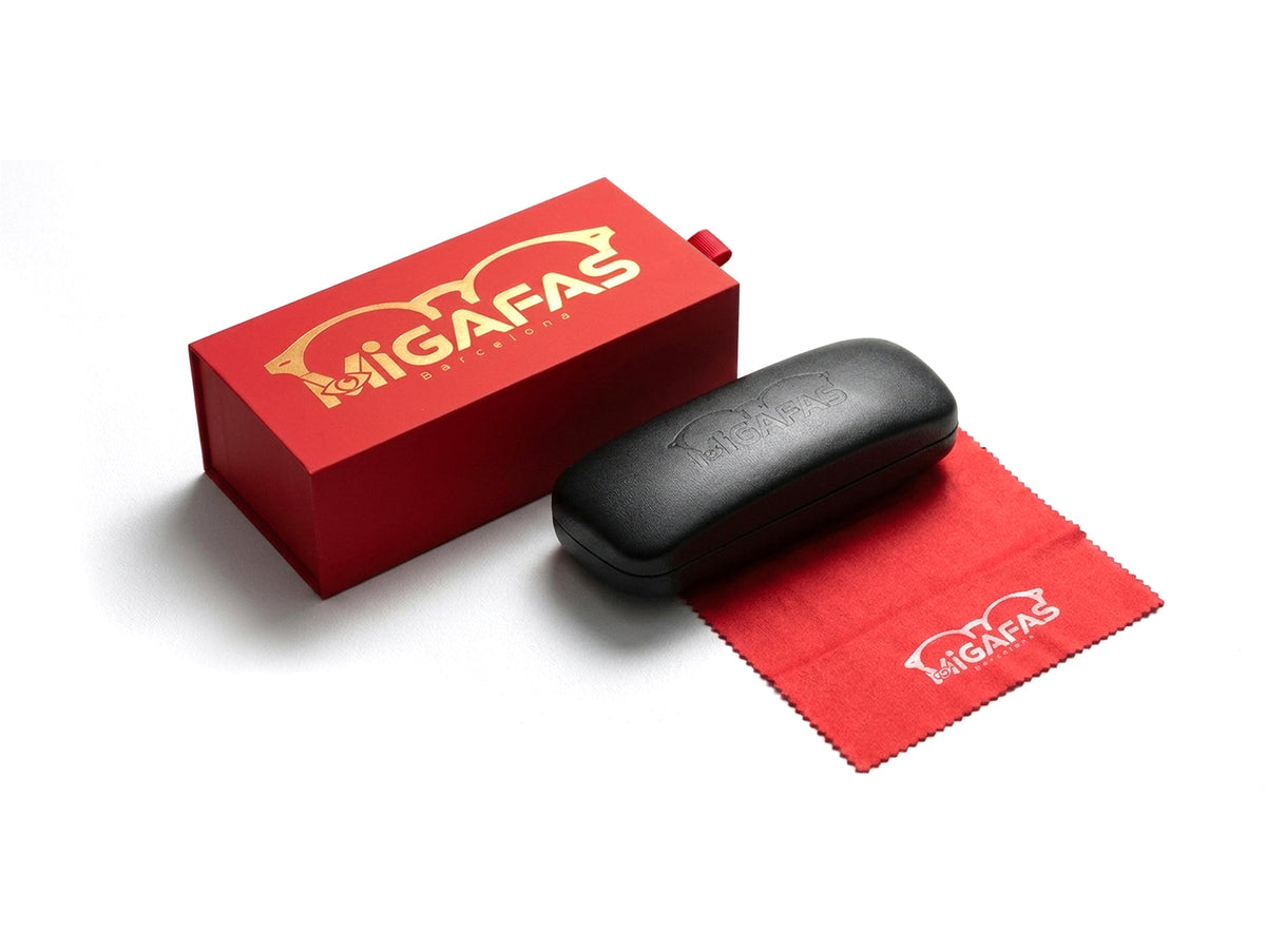 MiGAFAS Red protective glasses case, product view