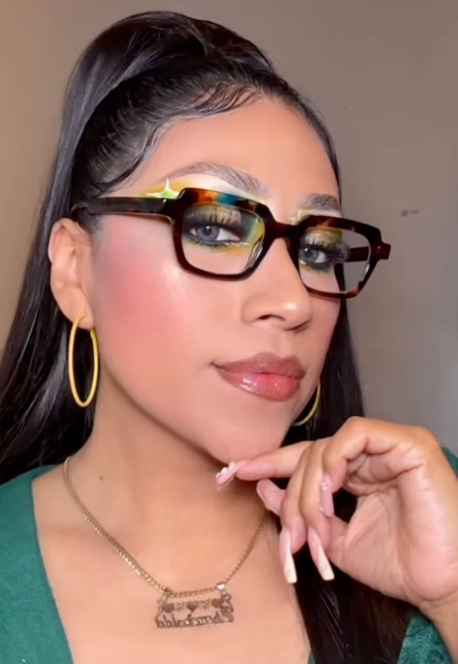 @esme.mkup